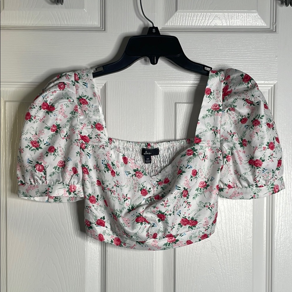 NWT Lulus cute factor floral print puff sleeve crop top